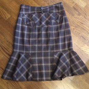 Lined wool tweed skirt with feminine details